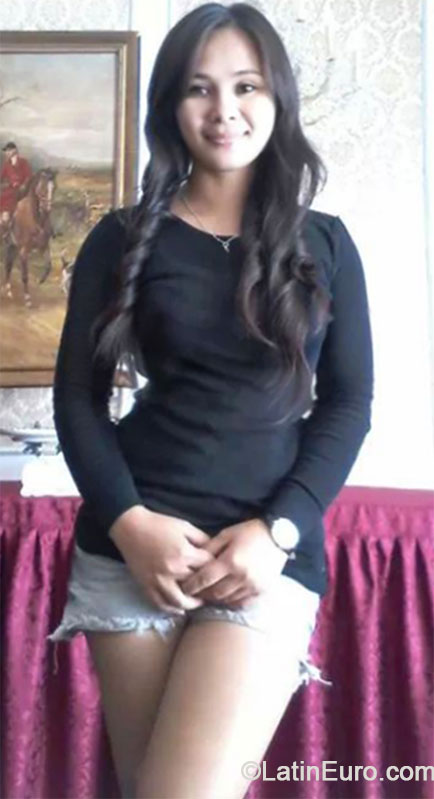 Date this sultry Hong Kong girl Winnie from Hong Kong HK11