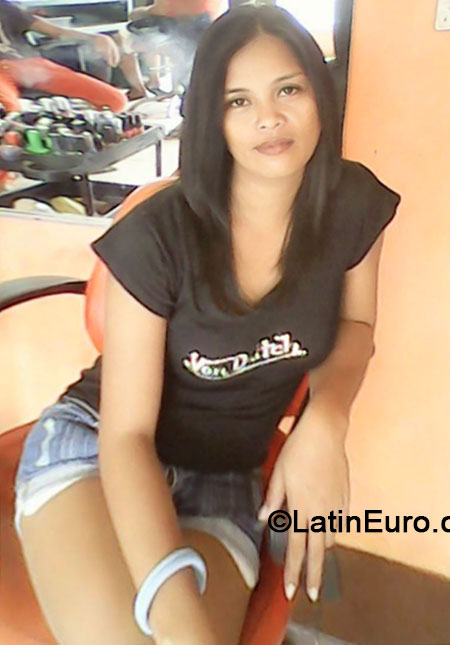 Date this delightful Philippines girl Andrea from Pasig City PH677