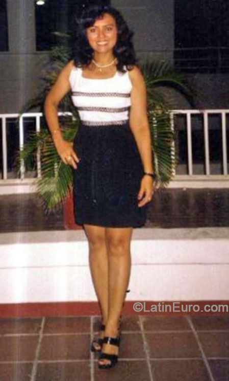 Date this sensual Colombia girl Gladys from Cartagena CO15986