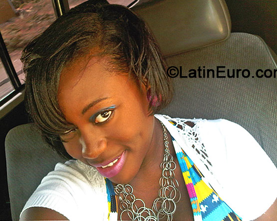 Date this voluptuous Jamaica girl D from Kingston JM1825