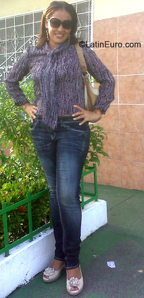 Date this cute Honduras girl Reyna from La Ceiba HN1199