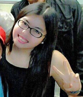 Date this exotic Philippines girl Julila from Manila PH690