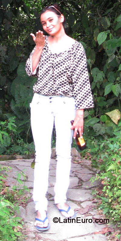 Date this charming Colombia girl Viviana from Cali CO16144