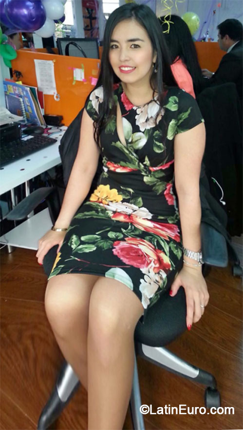 Date this lovely Colombia girl Carolina from Bogota CO16204