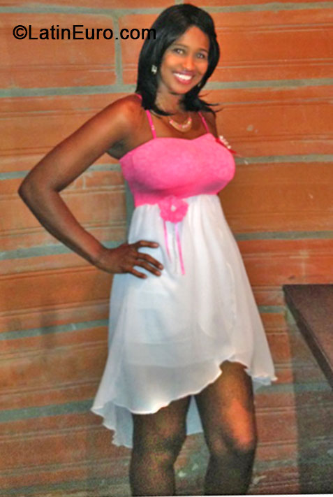 Date this sensual Colombia girl Ingrid carolina from Palmira CO16226