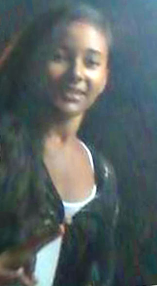 Date this attractive Brazil girl Taina from Salvador BR9031