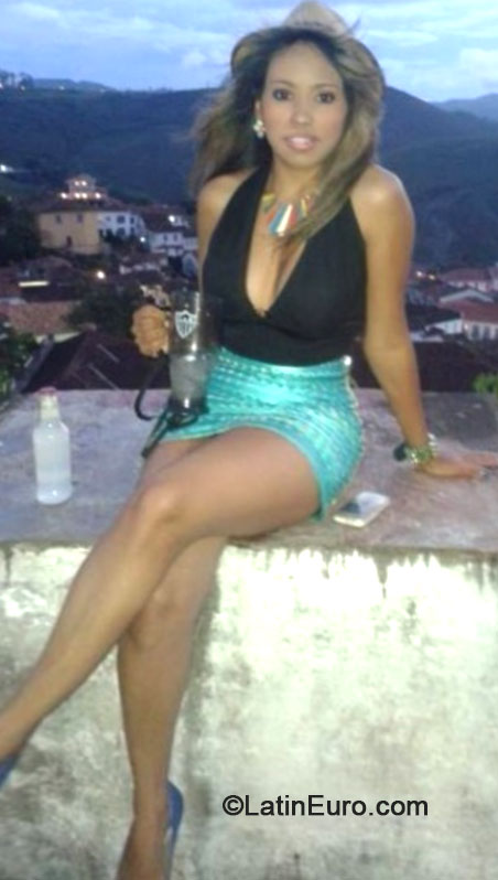 Date this delightful Brazil girl Cris from Belo Horizonte BR9399