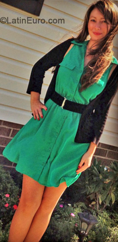 Date this pretty Colombia girl Carolina from Bogota CO16287