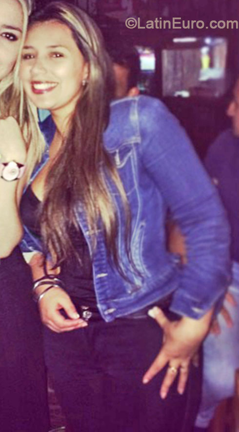 Date this fun Colombia girl Maria from Bogota CO16299