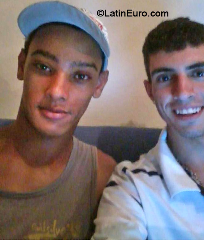 Date this nice looking Brazil man Vando from Rio De Janeiro BR9054