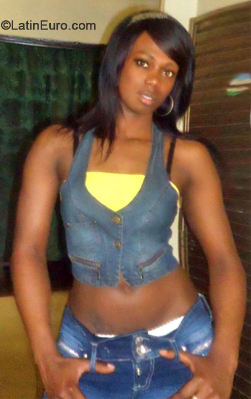 Date this happy Colombia girl Ariela from Cali CO16314