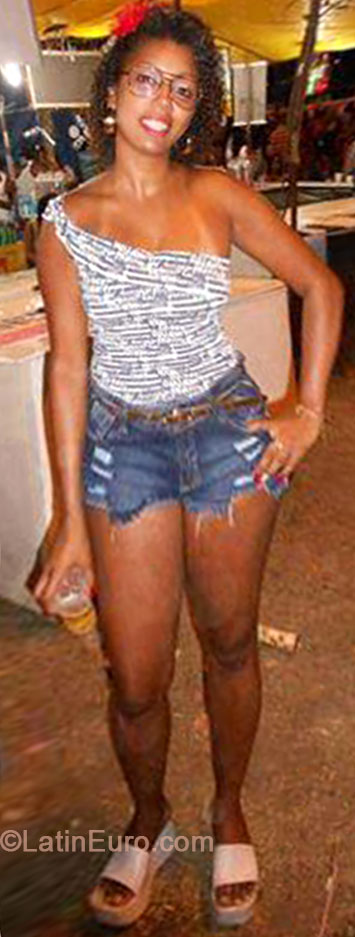 Date this hot Brazil girl Edna from Rio De Janeiro BR9062