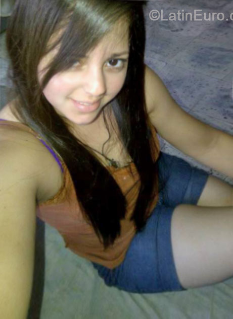 Date this passionate Honduras girl Andrea from Copan HN1212