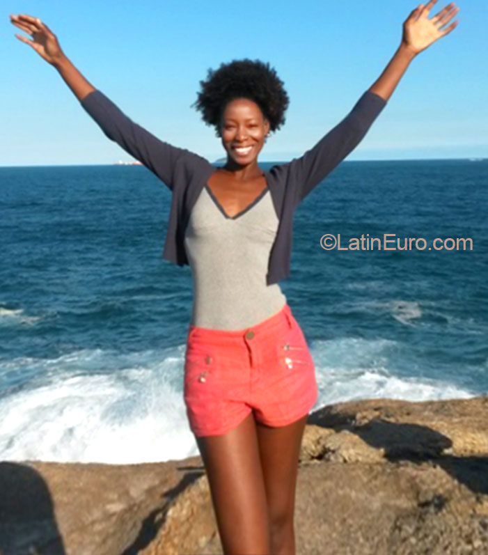 Date this hard body Brazil girl Christin from  BR9073