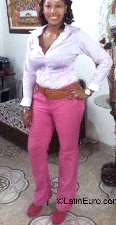 Date this lovely Colombia girl Yenny from Cali CO16395