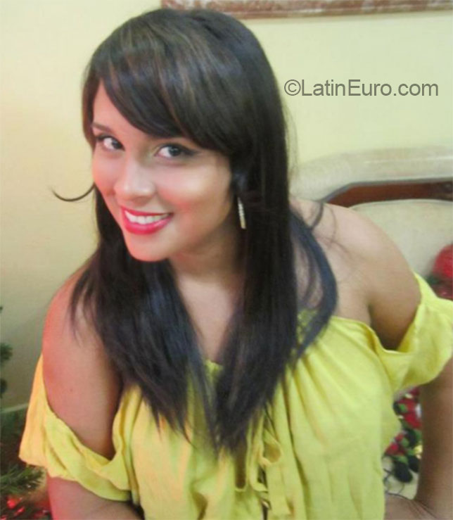 Date this beautiful Colombia girl Jennifer from Cartagena CO16404