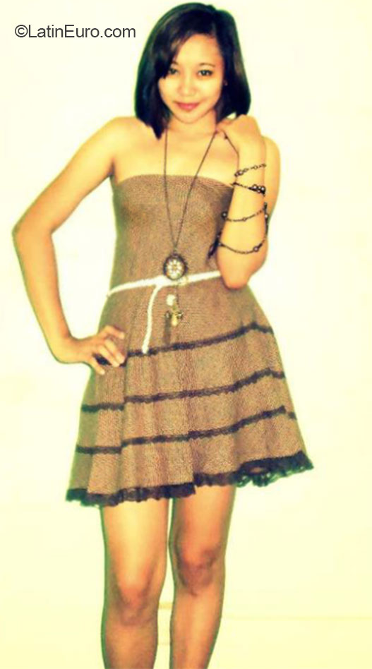 Date this stunning Philippines girl Nhala - Rose from Bocolod PH718
