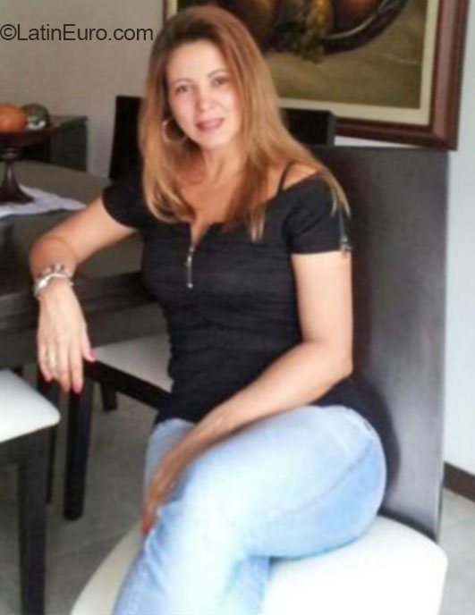 Date this hot Colombia girl Patricia from Cali CO16448