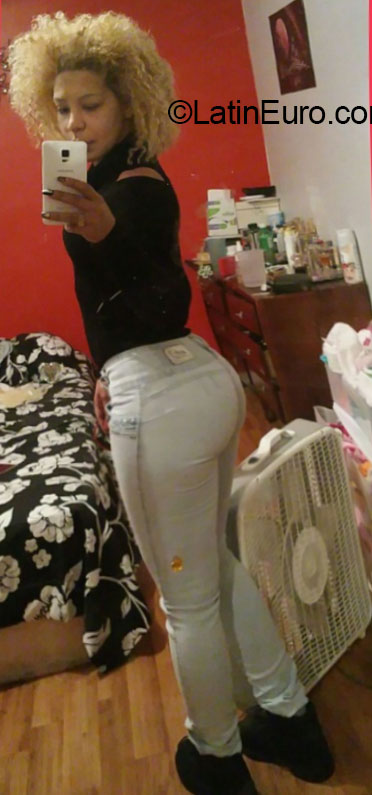 Date this foxy United States girl Daiana from New York US15595