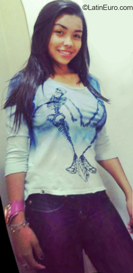 Date this tall Brazil girl Isabella from Santos BR9087