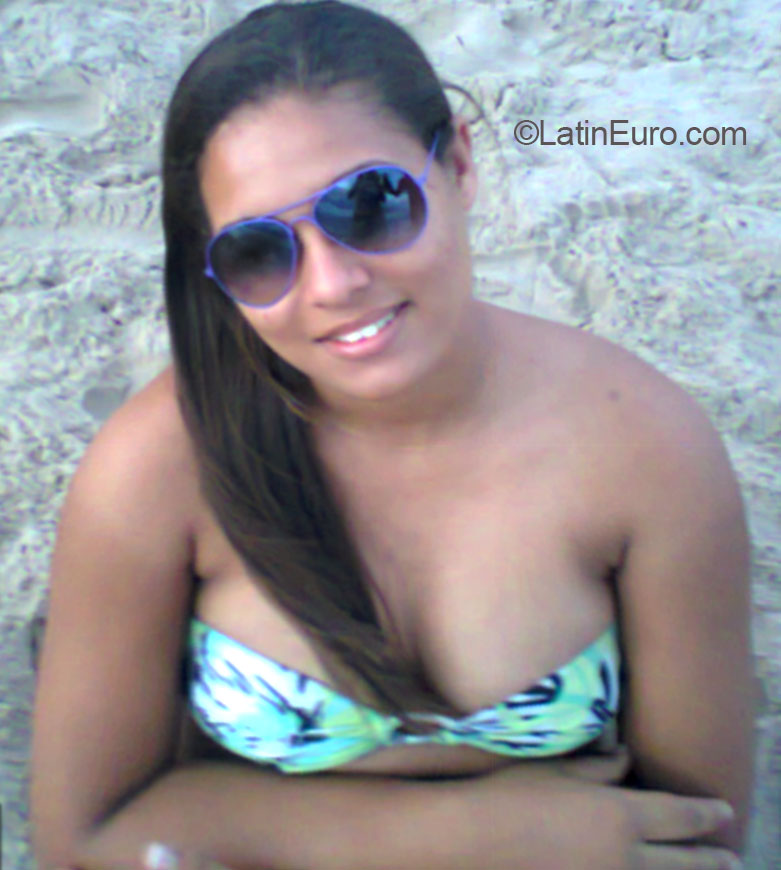 Date this lovely Brazil girl Tayna from Paulista BR9093
