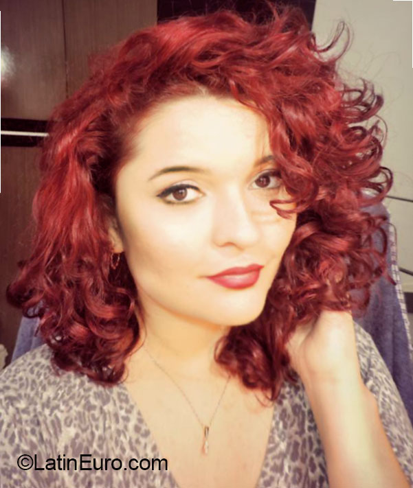 Date this happy Brazil girl Denilza from Salvador BR9100