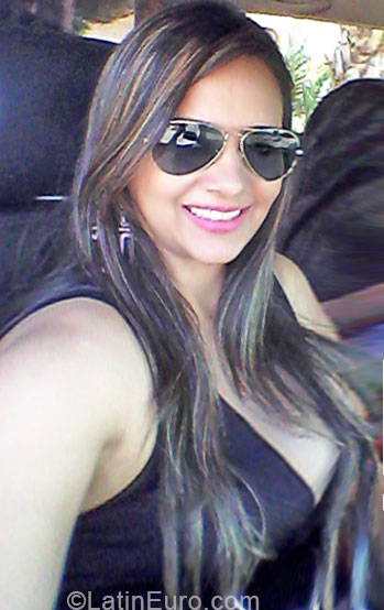 Date this attractive Brazil girl Tatianna from Sao Paulo BR9108