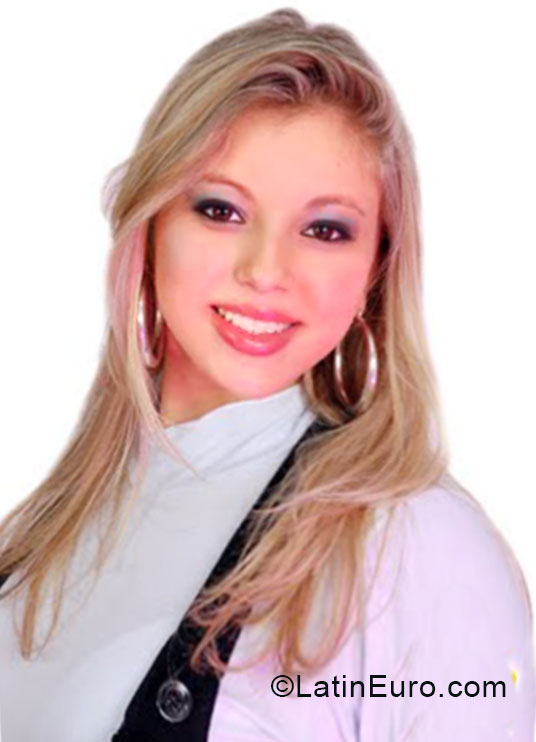Date this pretty Brazil girl Indaia from Brasilia BR9109