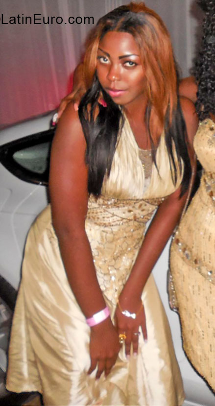 Date this fun Jamaica girl Shavoni from Kingston JM1894