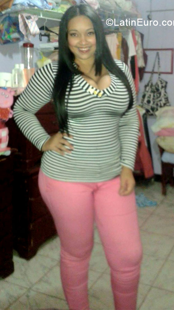 Date this foxy Venezuela girl Labella from Maracaibo VE331