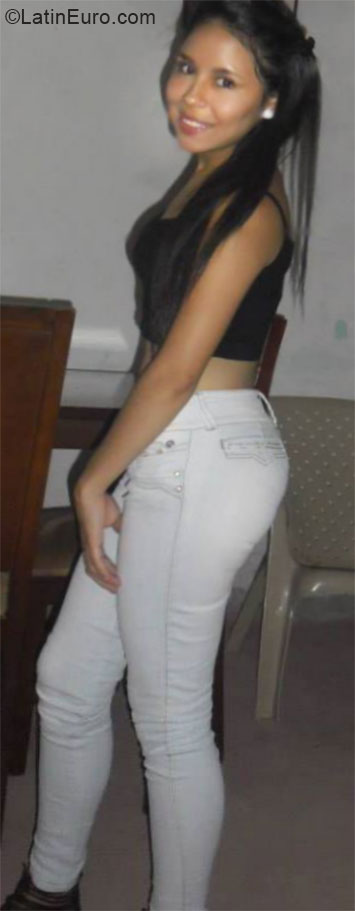Date this foxy Colombia girl Jhoana from Roldanillo CO16571