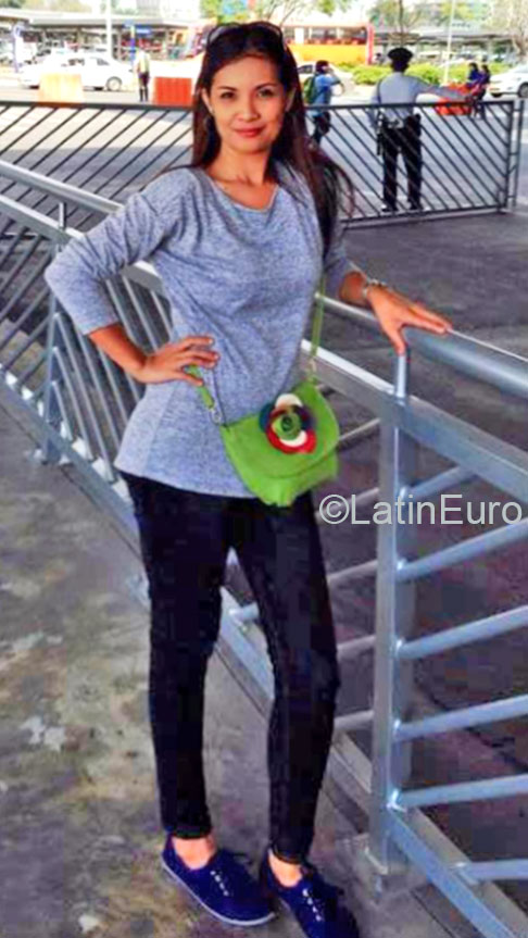 Date this exotic Philippines girl Edgiely from Manila PH737