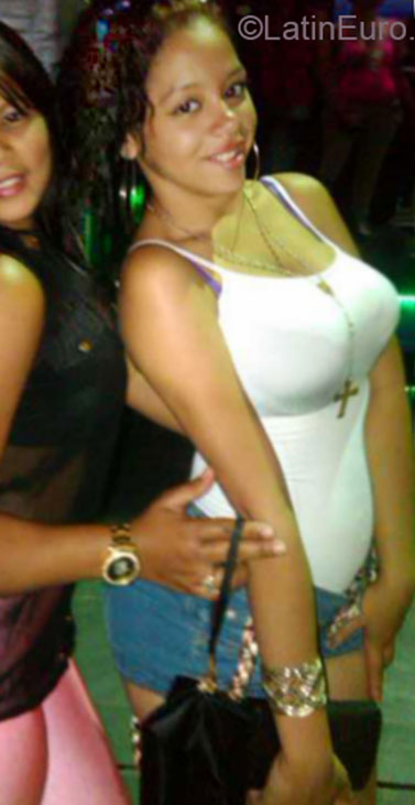 Date this charming Dominican Republic girl Amarfy from Bonao DO20726