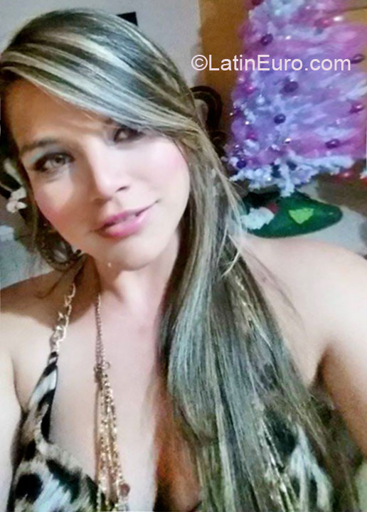 Date this pretty Colombia girl Sandra from Medellin CO16616