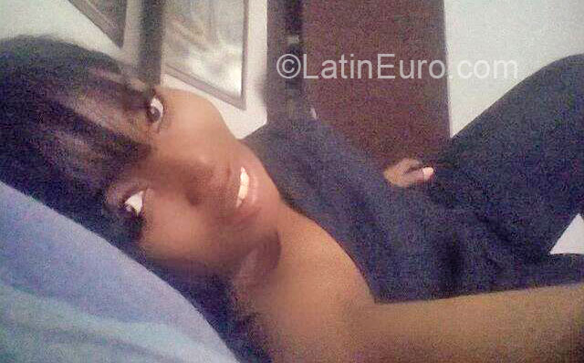 Date this sensual Colombia girl Mari from Cali CO16623