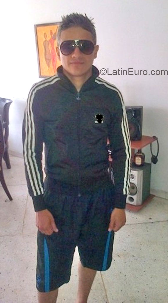 Date this cute Colombia man Miller from Cali CO16638