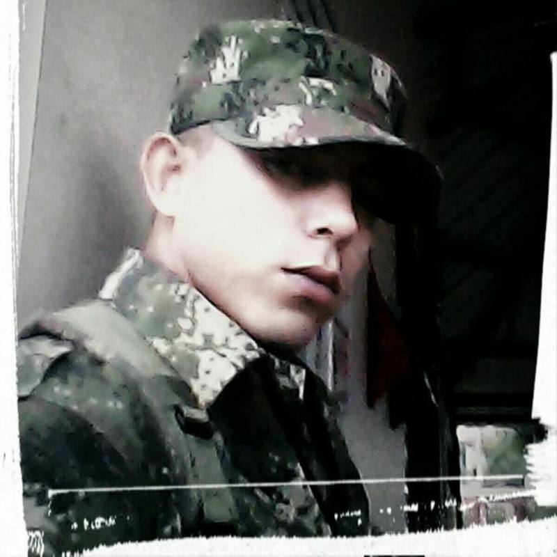 Date this tall Colombia man Paul gil from Palmira CO16652