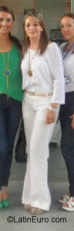 Date this nice looking Colombia girl Miuriel from Cucuta CO16689