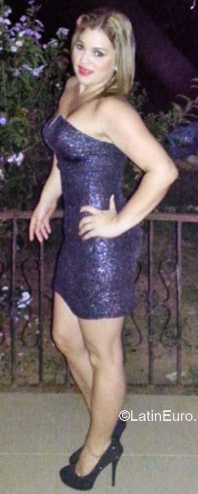 Date this tall Panama girl Anyelinia from Panama City PA522