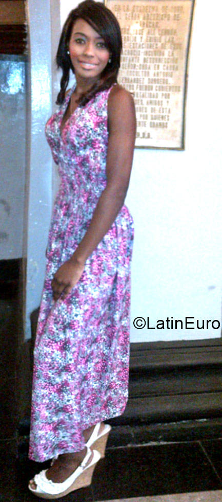 Date this athletic Colombia girl Jhoanna from Cali CO16766