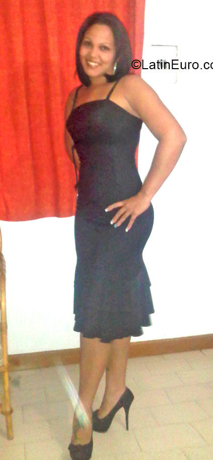 Date this foxy Venezuela girl Samantha from Merida VE372