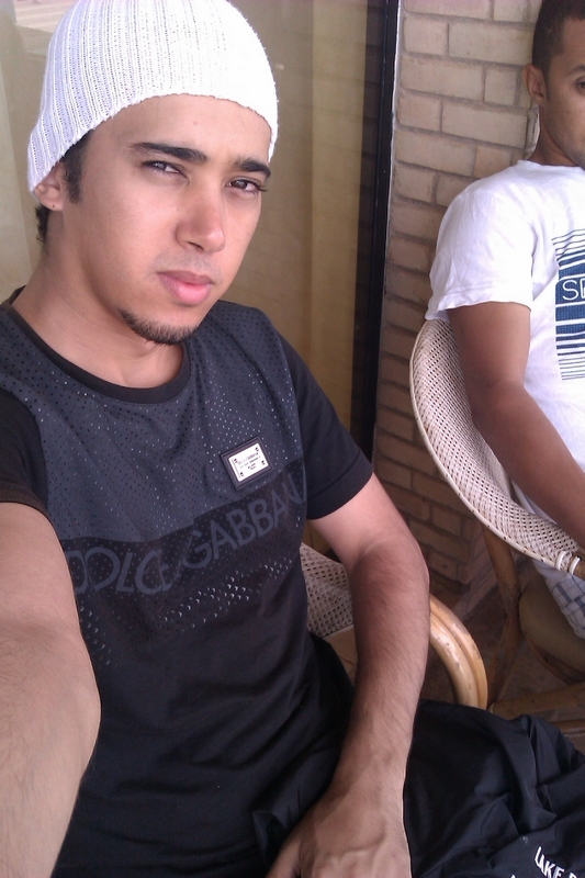 Date this beautiful Morocco man Bmw318 from Rabat MA17