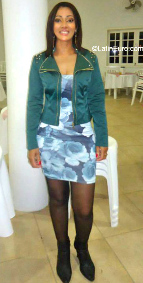 Date this sensual Brazil girl Sandra from Sao Joaquim BR9184