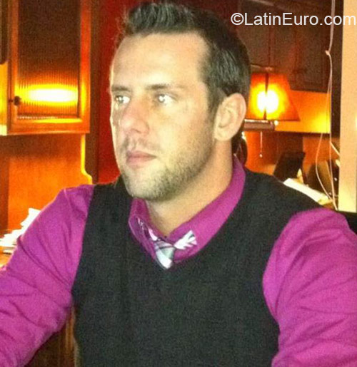 Date this delightful United States man Poolceo from Sarasota US15837