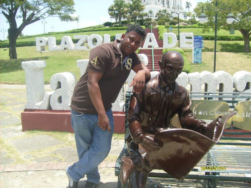 Date this happy Dominican Republic man Robert cabrera from Santo Domingo DO21208