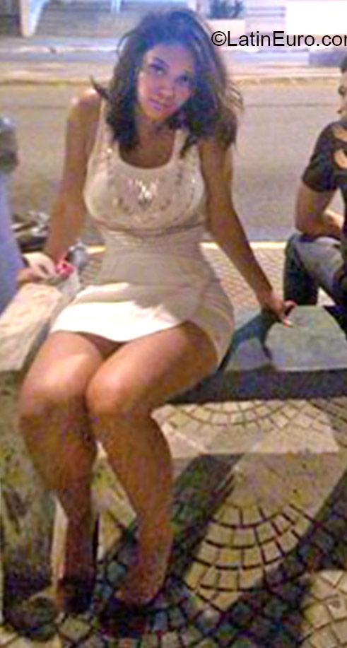 Date this voluptuous Brazil girl Luana from Sao Paulo BR9206