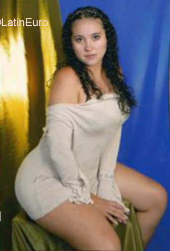 Date this athletic Colombia girl Adriana from Bucaramanga CO19671