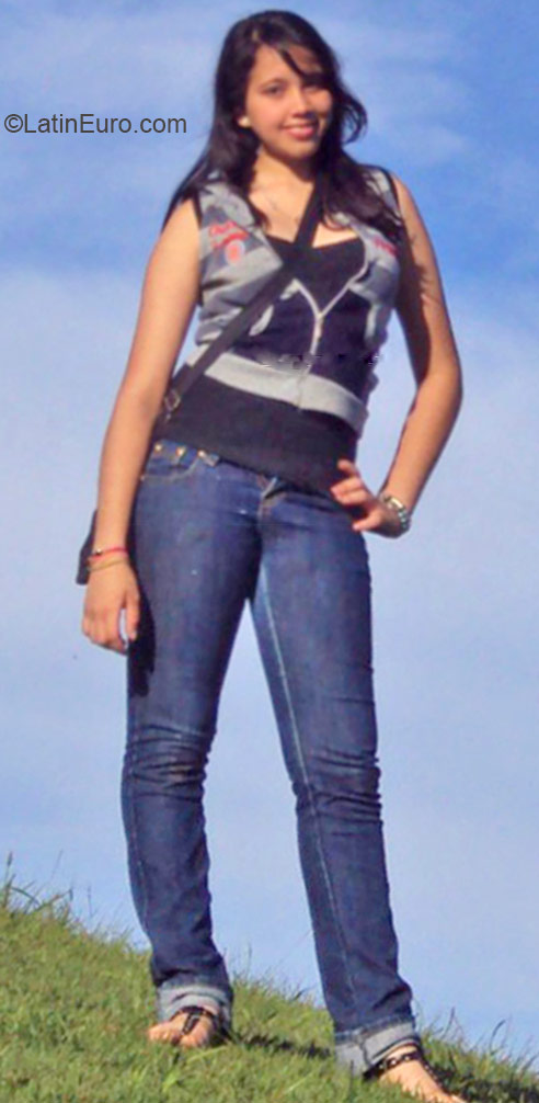 Date this passionate Venezuela girl Ashly from Maracay VE401