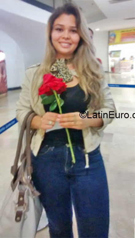 Date this beautiful Brazil girl Audi from Brasilia BR9224
