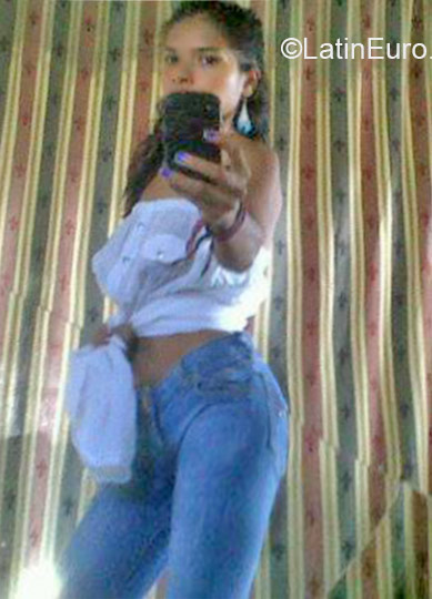 Date this happy Panama girl  from Panama City PA560